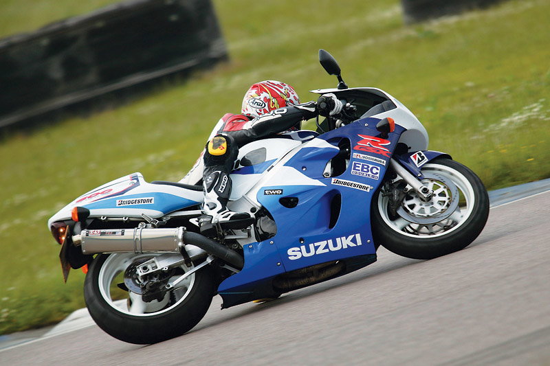 Niall's Spin: Suzuki GSF600S Bandit (2000-01)