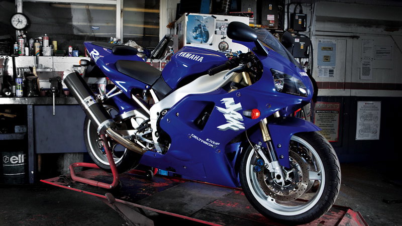 1998 Yamaha R1 review