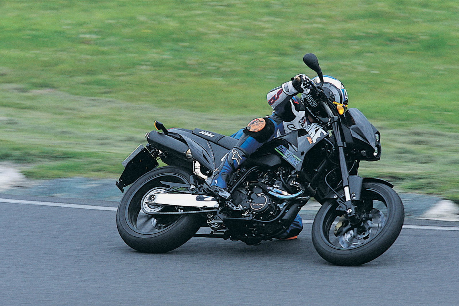 洋楽 DUKE 2 2001 KTM 640 Duke II | Bike-urious