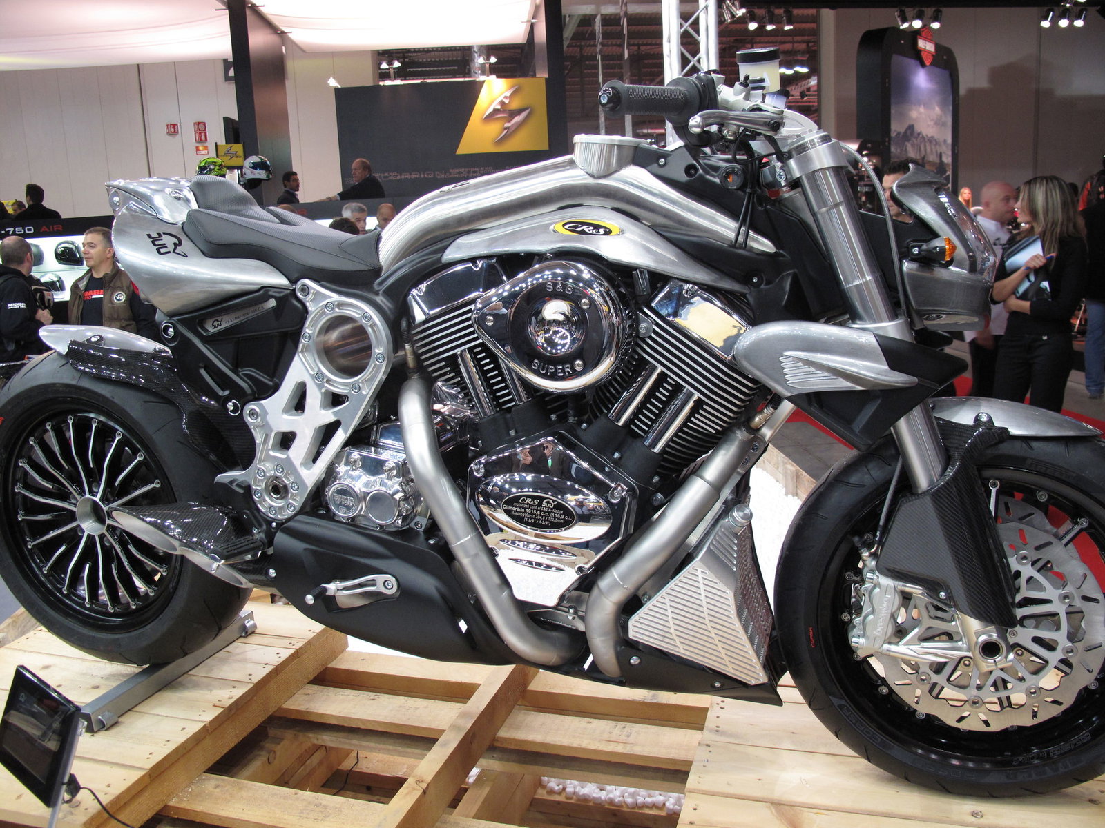 First Look: 2011 Honda Hornet