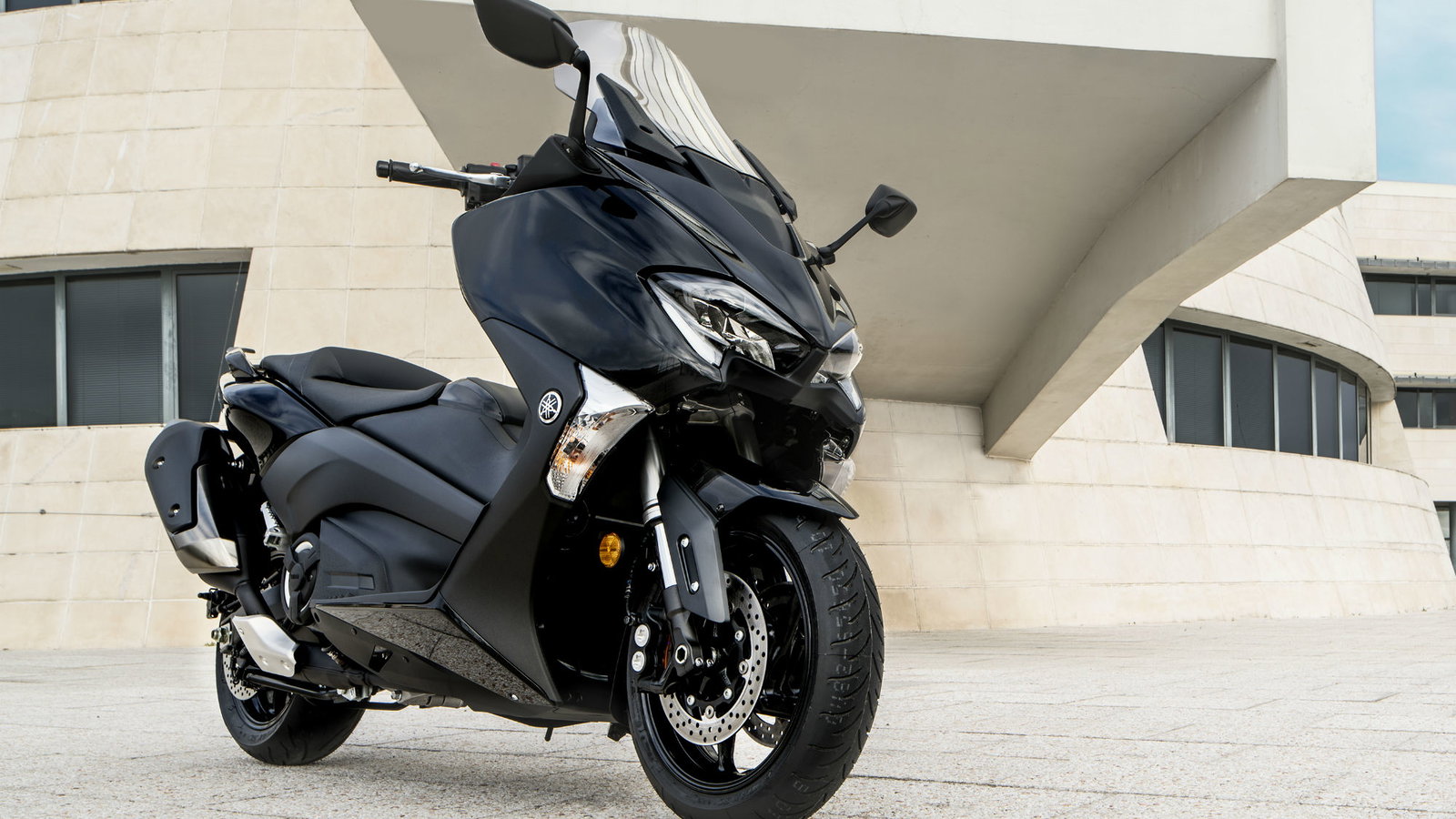 Yamaha TMAX motovlog review