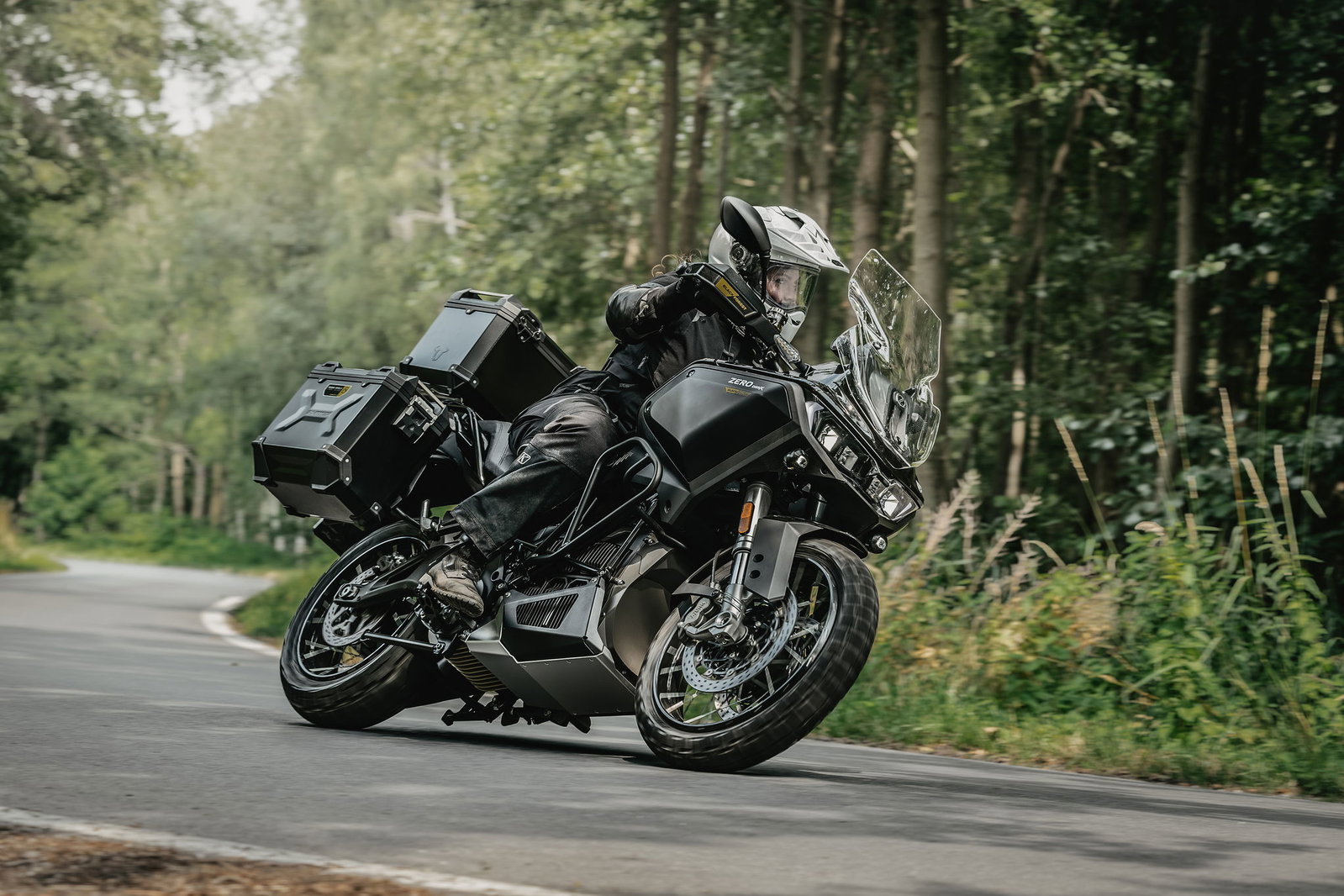 Zero DSR/X Black Forest tops refocused all-electric range | Visordown