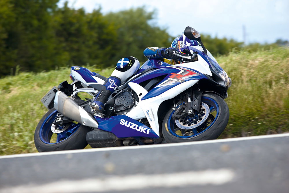 スズキ　GSX-R750 2008年式　K8 車体 スズキ GSX-R750 2008年式 GR7JAの諸元・スペック情報 | ウェビック