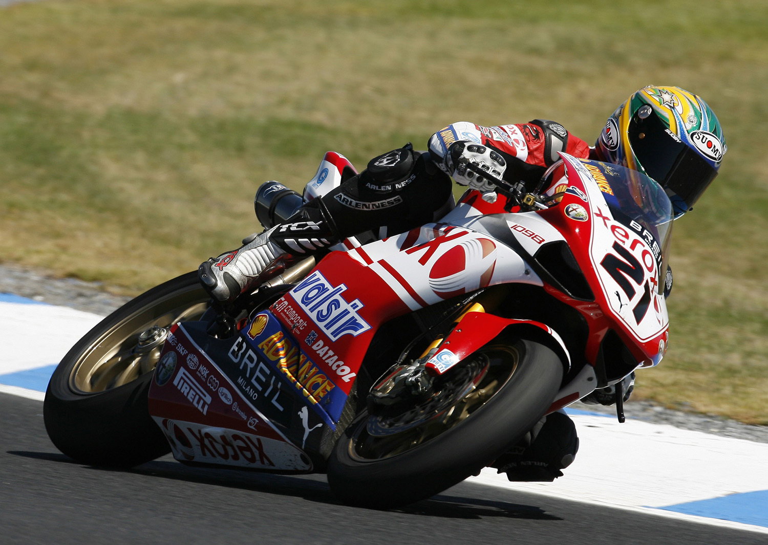 Spies tests Mustang race car