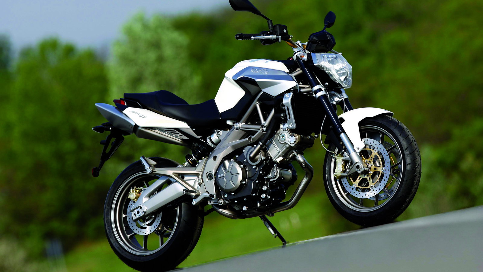 First Ride: 2007 Aprilia Shiver SL750