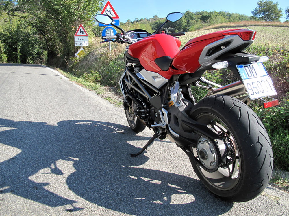 MV Agusta Brutale 1090RR - First road ride review