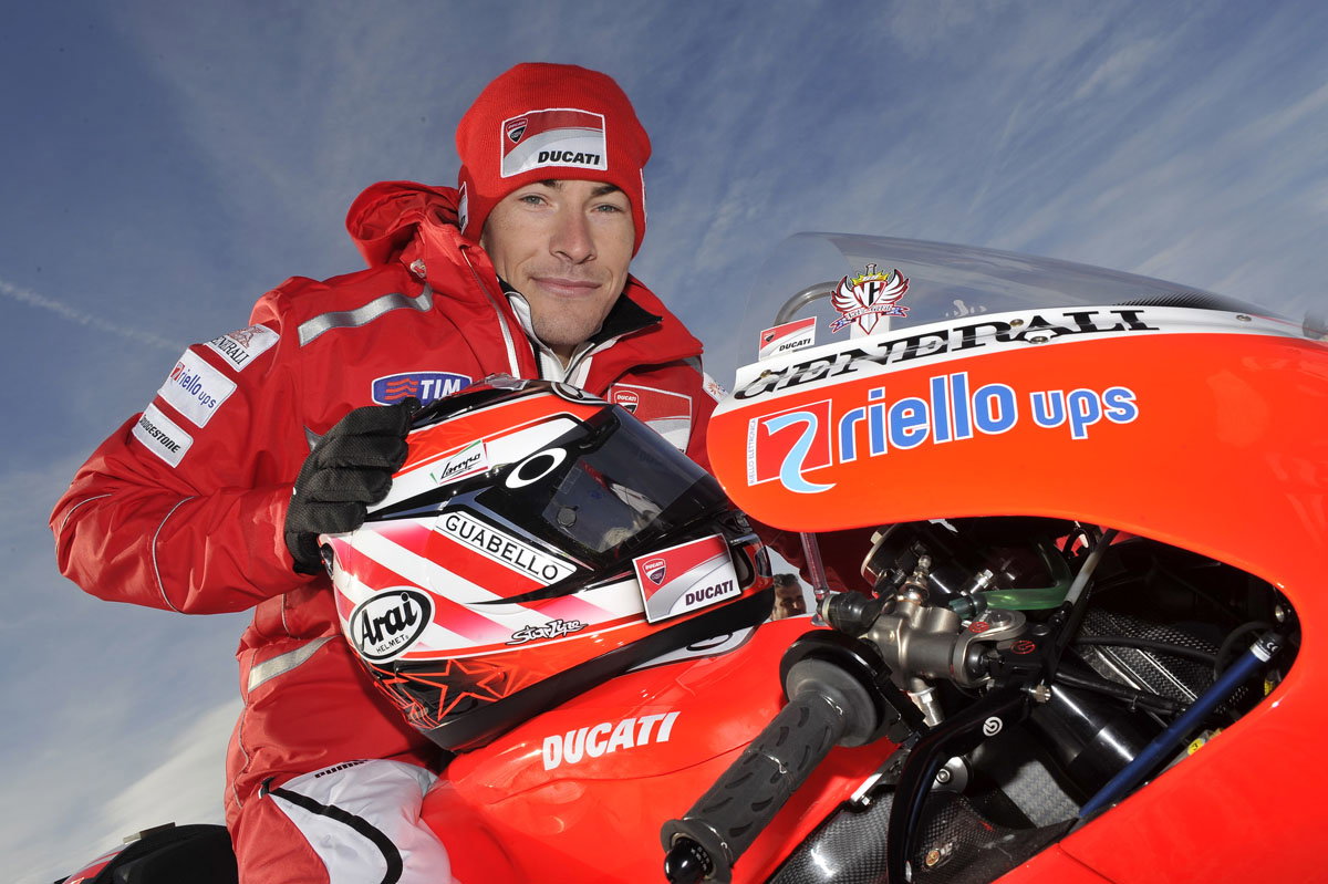 Lorenzo ditches Dainese