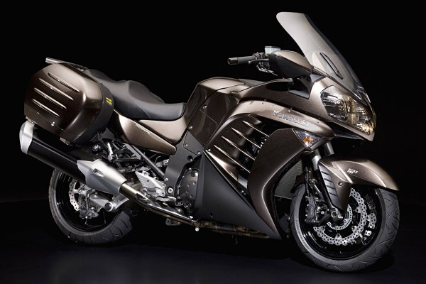 MV Agusta Brutale 990R - First road ride review