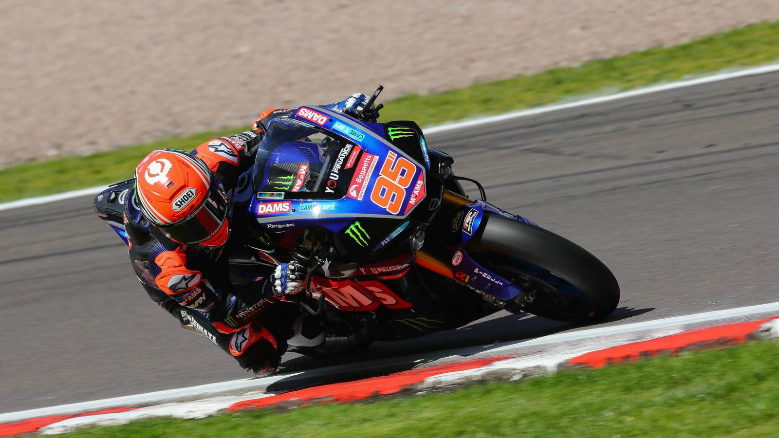 Mackenzie gets green light for Knockhill BSB return