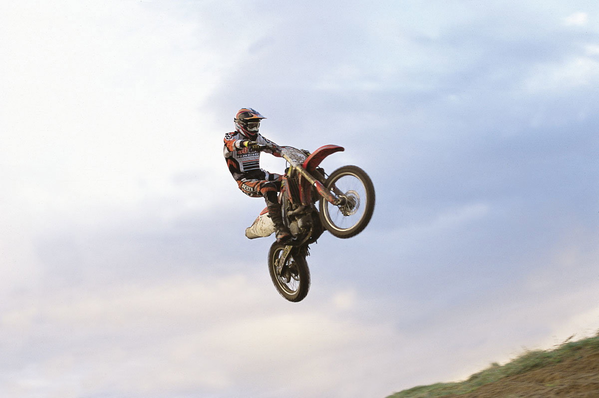 Road Test: GSX-R 750 vs. Crescent GSX-R 750