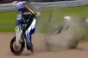 VIDEO: Lorenzo crashes out of Oz GP