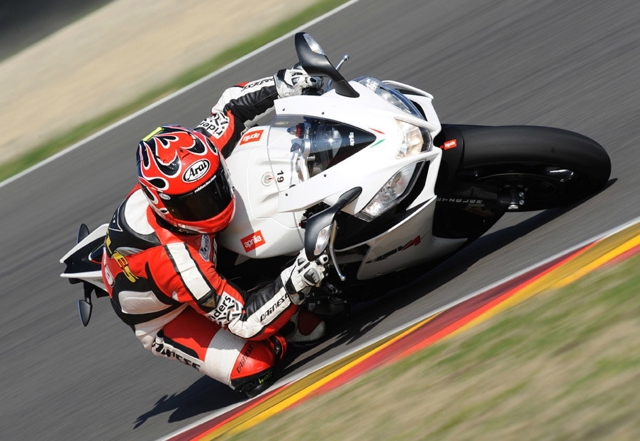 First Ride: Yamaha YZF-R125 from a female perspective