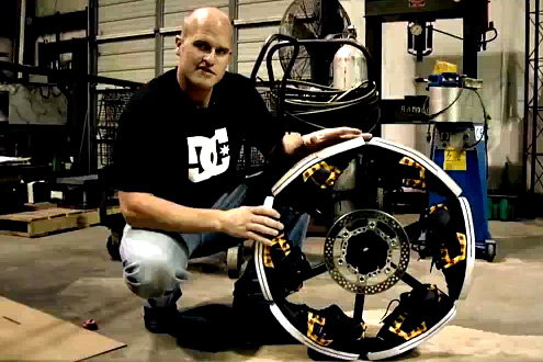 VIDEO: Lorenzo crashes out of Oz GP