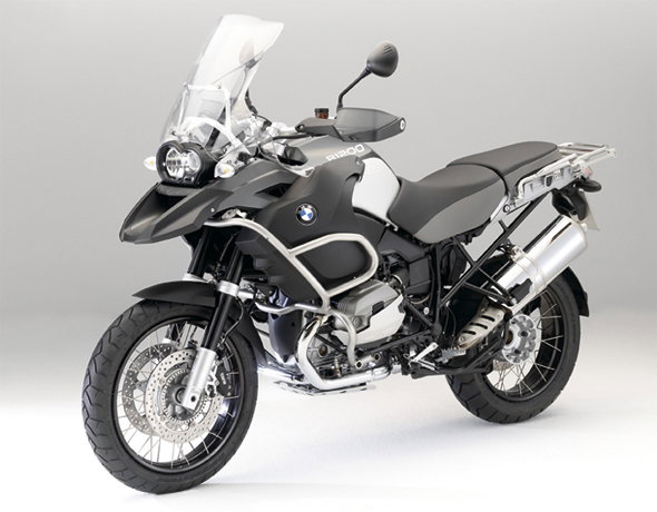 BMW S1000RR v 700BHP Corvette - test review