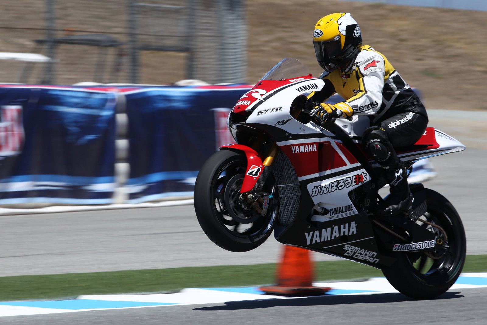 Rossi staying with Ducati for 2012