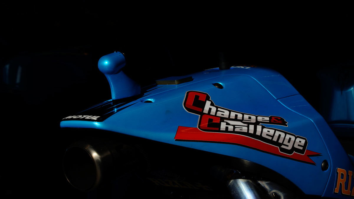 Suzuki in for 2012 MotoGP, could stick with 800