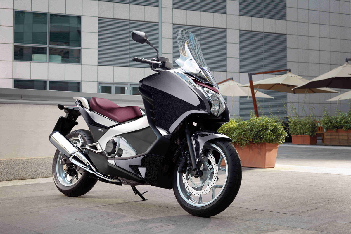 2012 Suzuki GSX-R1000 revealed