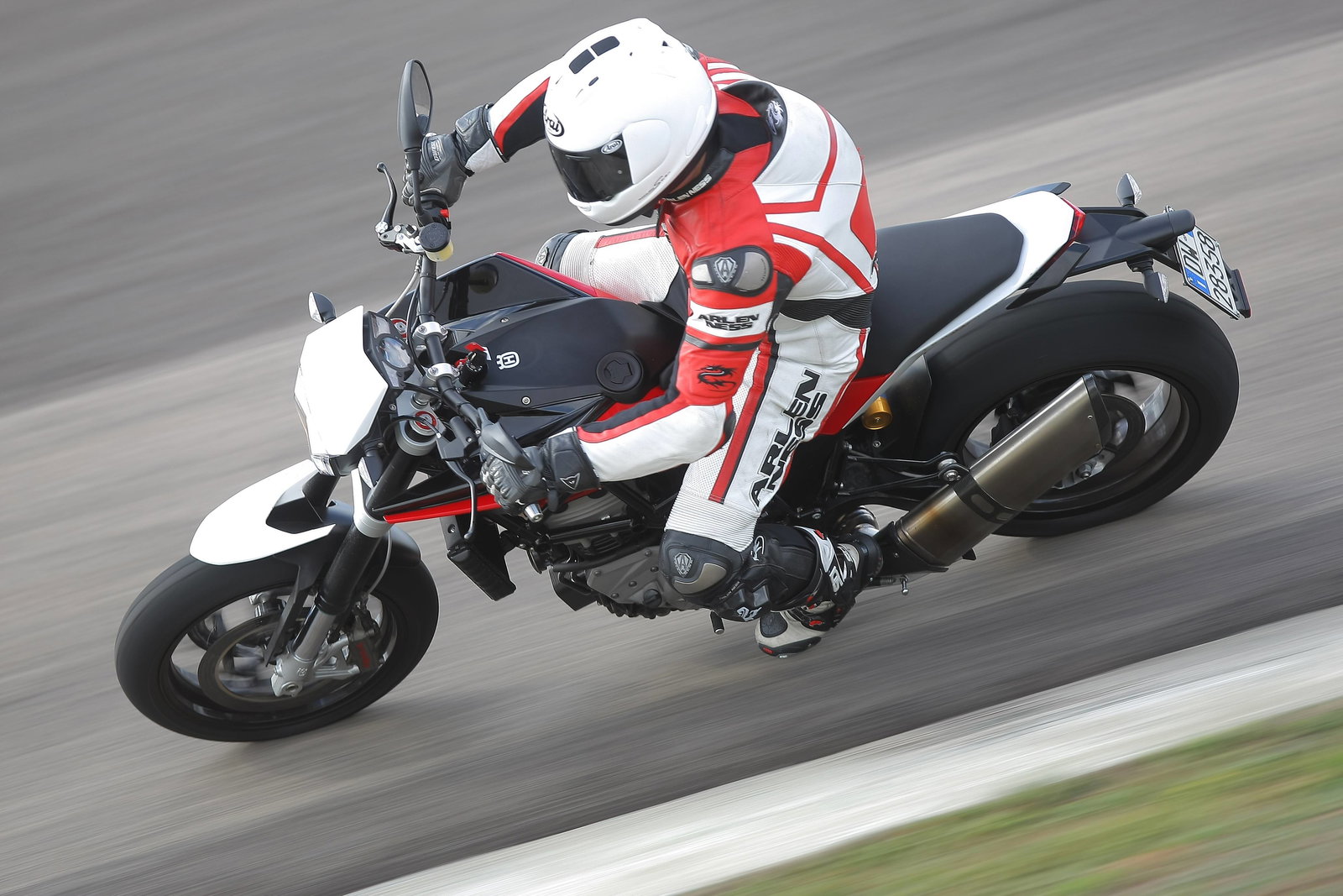 First Ride: Husqvarna Nuda 900