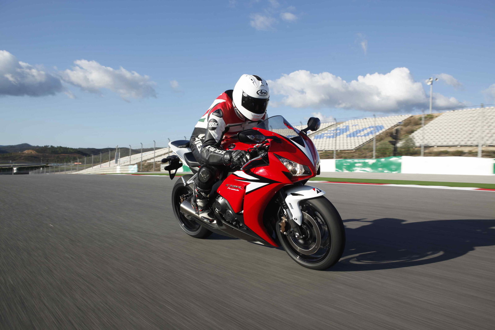 First Ride: 2011 Husqvarna SMR630 review