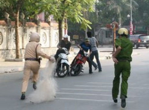 Prince Harry rents a Harley in Vegas