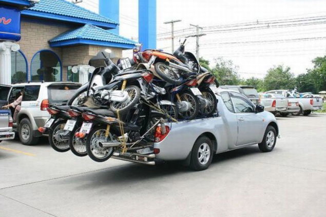 2012 Yamaha R1 drops by £1300