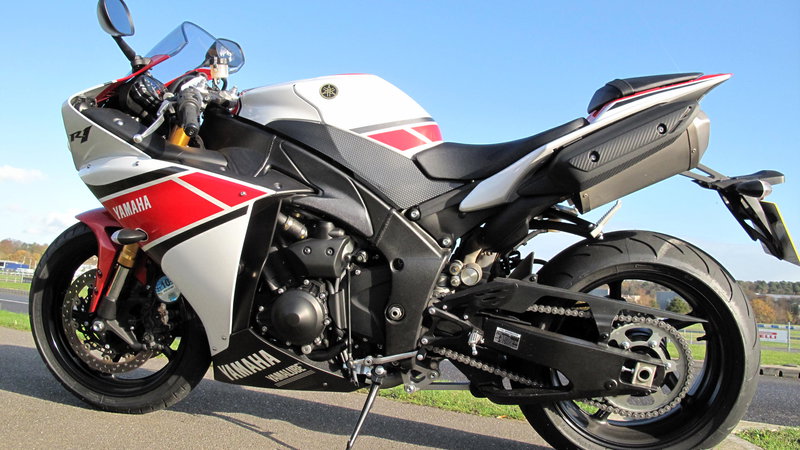 2012 Yamaha R1 review | Visordown
