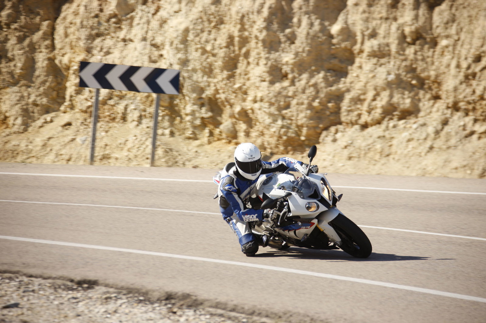 Bond rooftop bike stunt in TV report