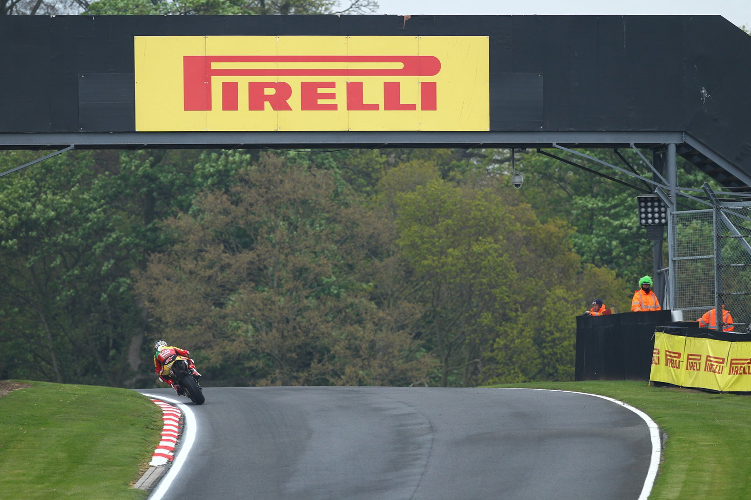 Superstock 600 horror crash at Oulton Park