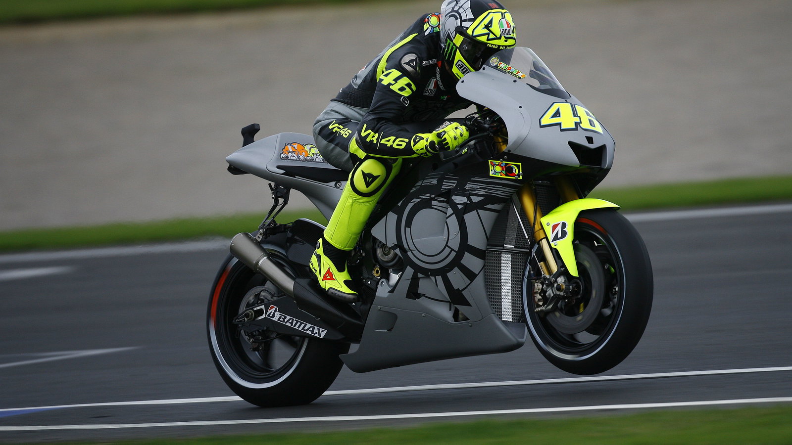 First shots: Rossi and Yamaha reunited