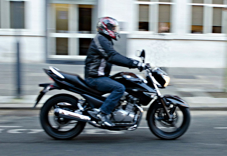 First Ride: 2012 Suzuki Inazuma 250 review | Visordown