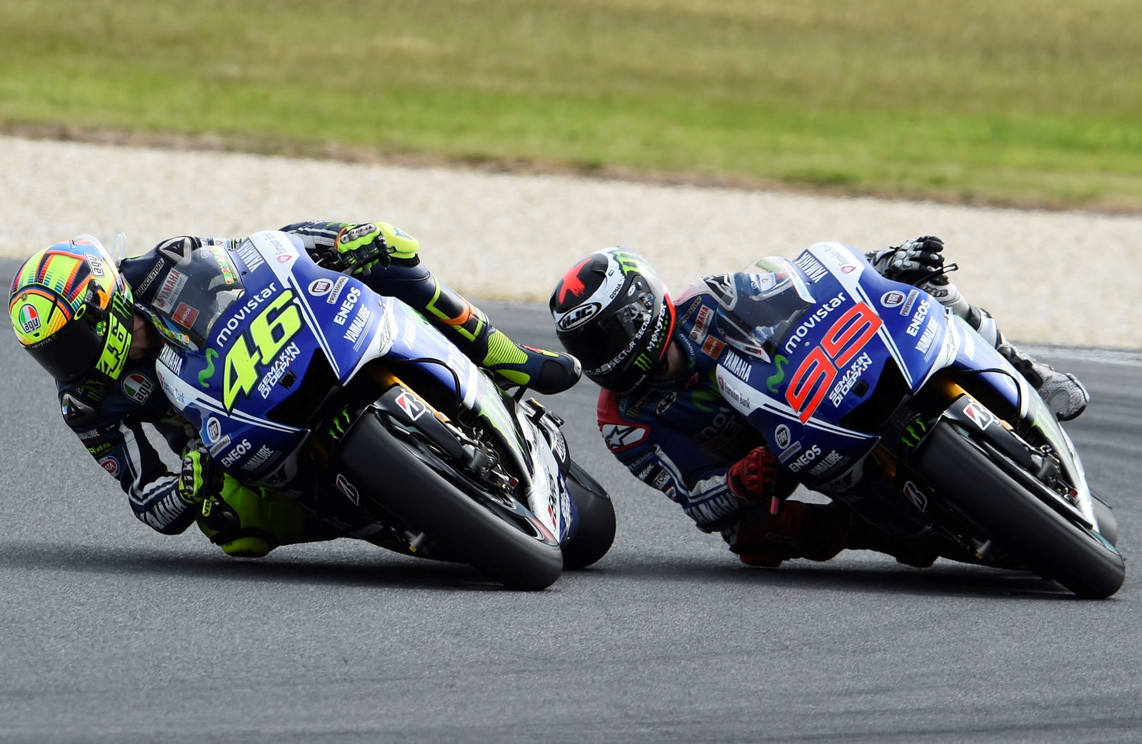MotoGPYAMAHA JorgeLorenzo＆ValentinoRossi Jorge Lorenzo was signed to replace F1-bound Valentino Rossi