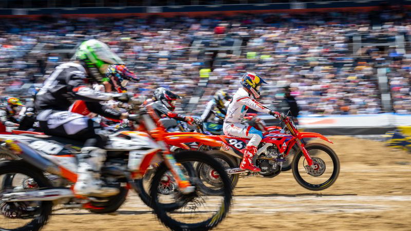 250SX race start, 2022 Denver Supercross. - Honda Racing Corporation.