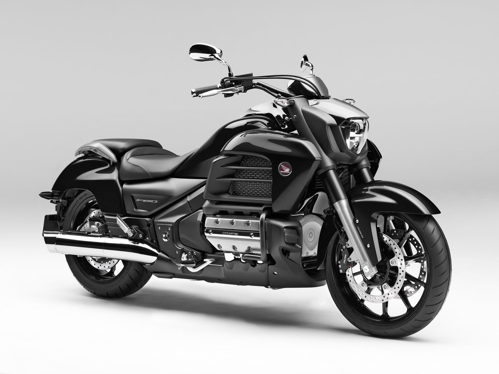 Yamaha R25 revealed at last