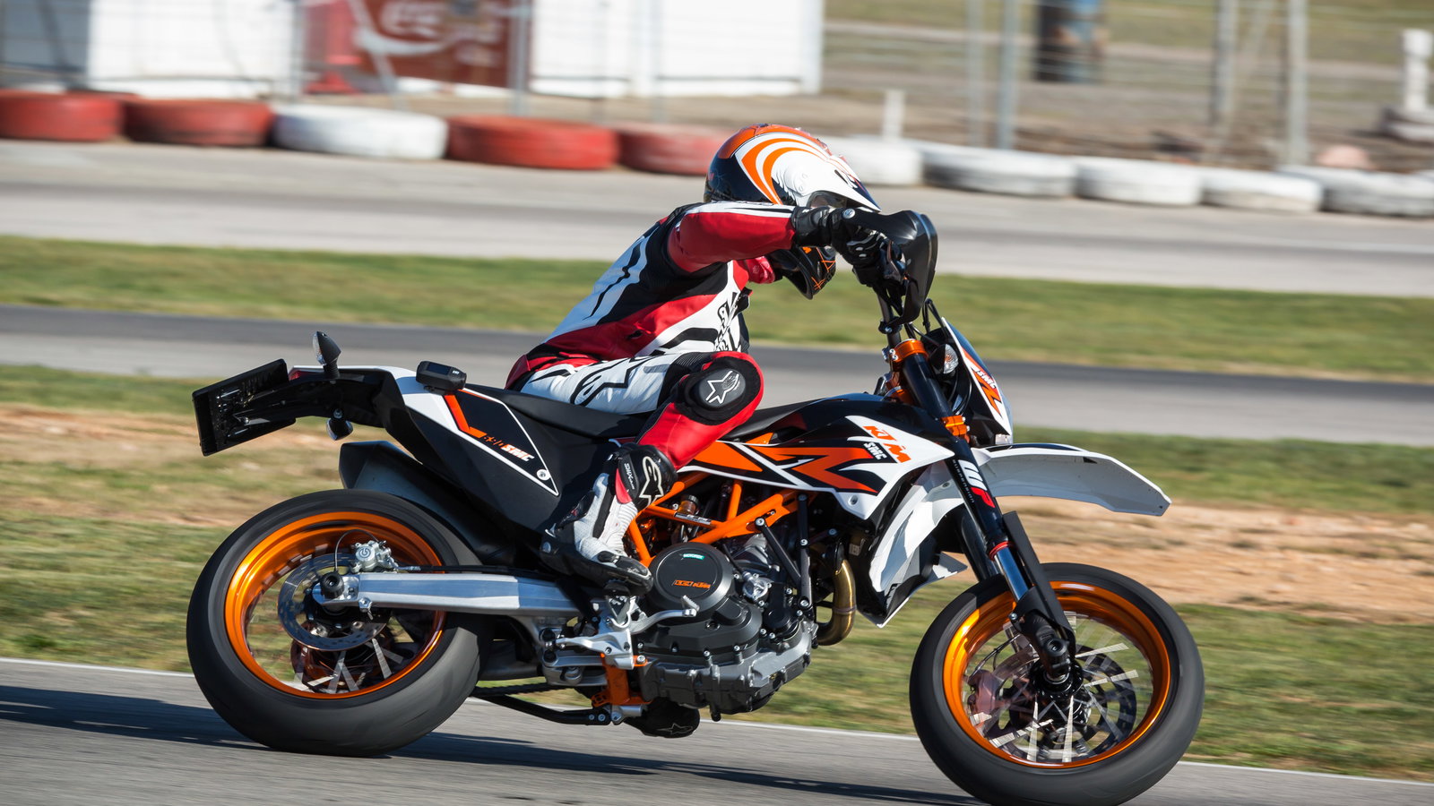First Ride: 2014 KTM 690 SMC R review