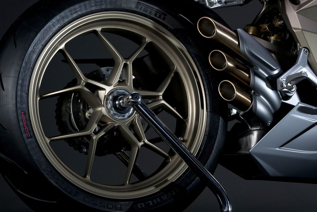 Buy a new BMW S1000RR and get £1,500 of accessories or a trackday experience in Spain