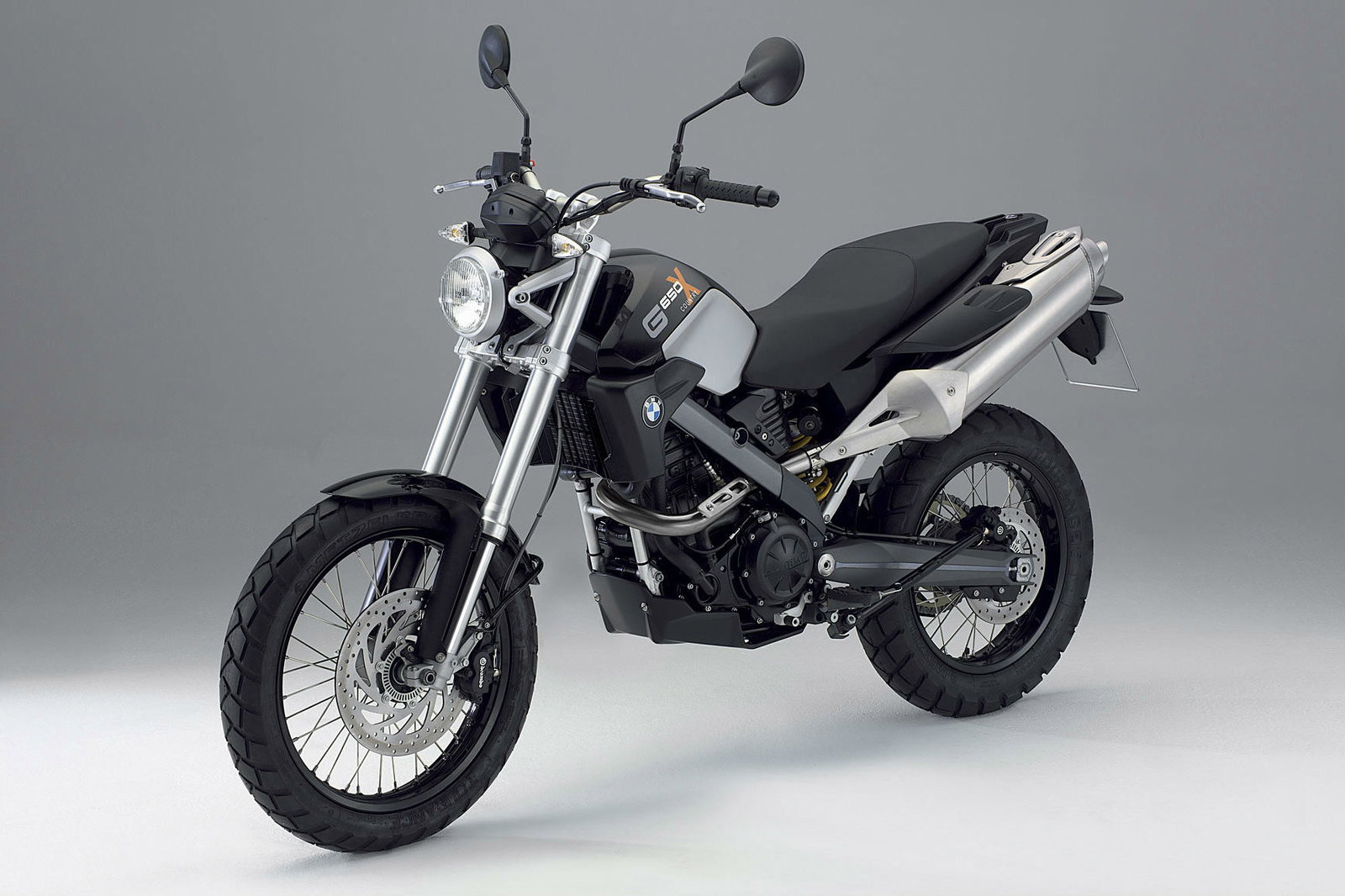 Production Yamaha R25 finally unveiled