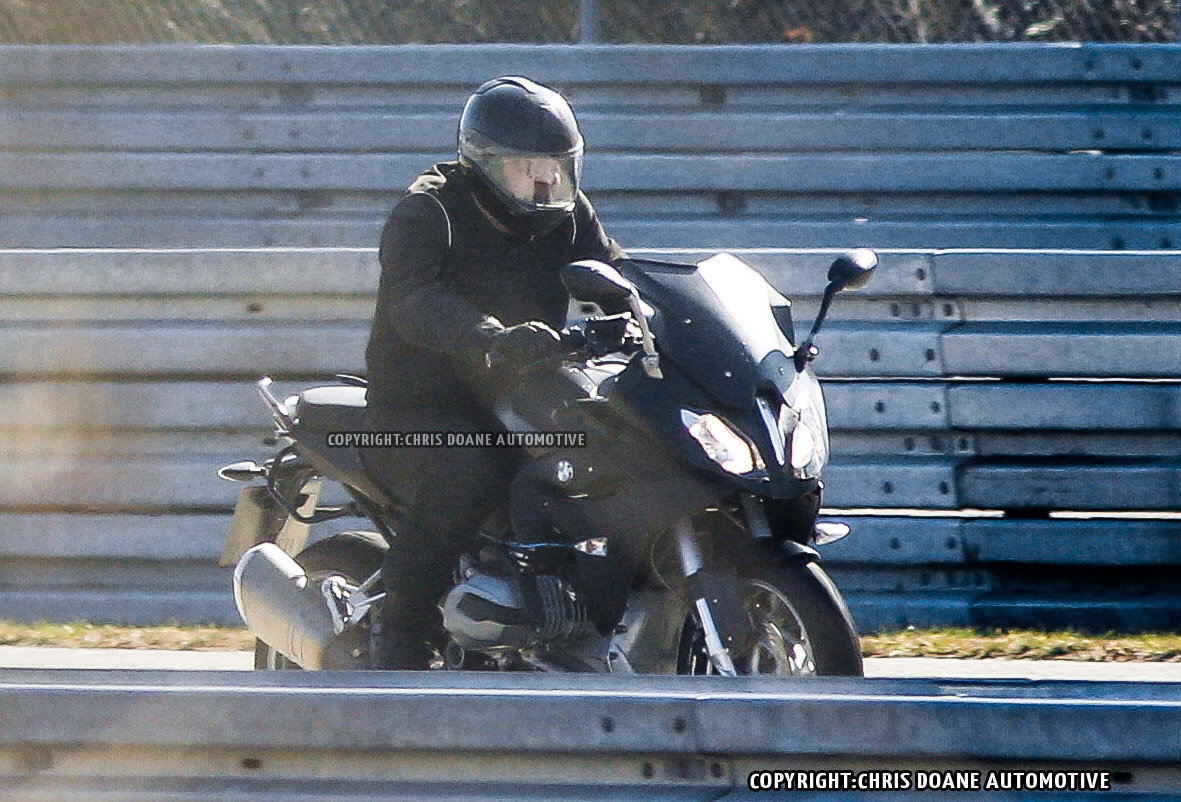 BMW K1600 bagger and liquid-cooled R1200R spied