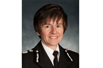 Police to seize mobile phones in every crash