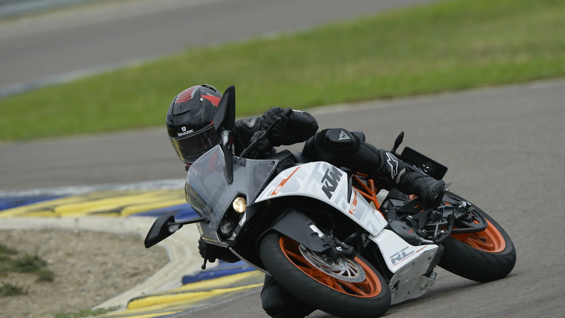 First ride: KTM RC 390 review