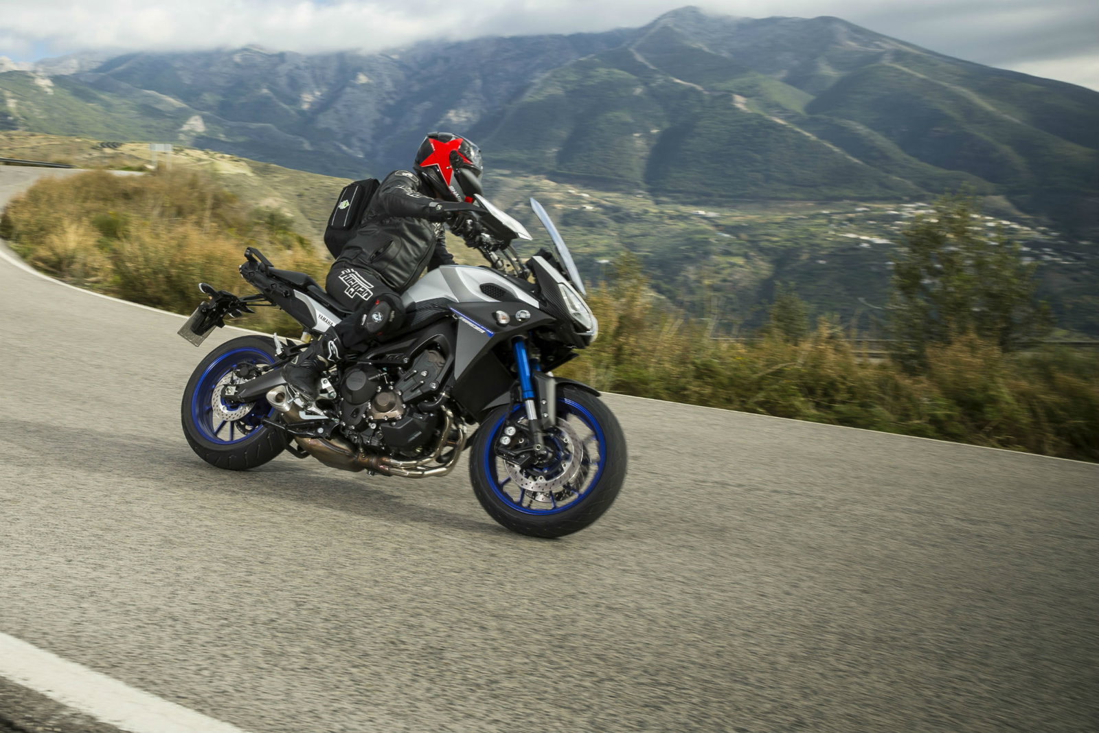 First ride: 2015 BMW R1200R review