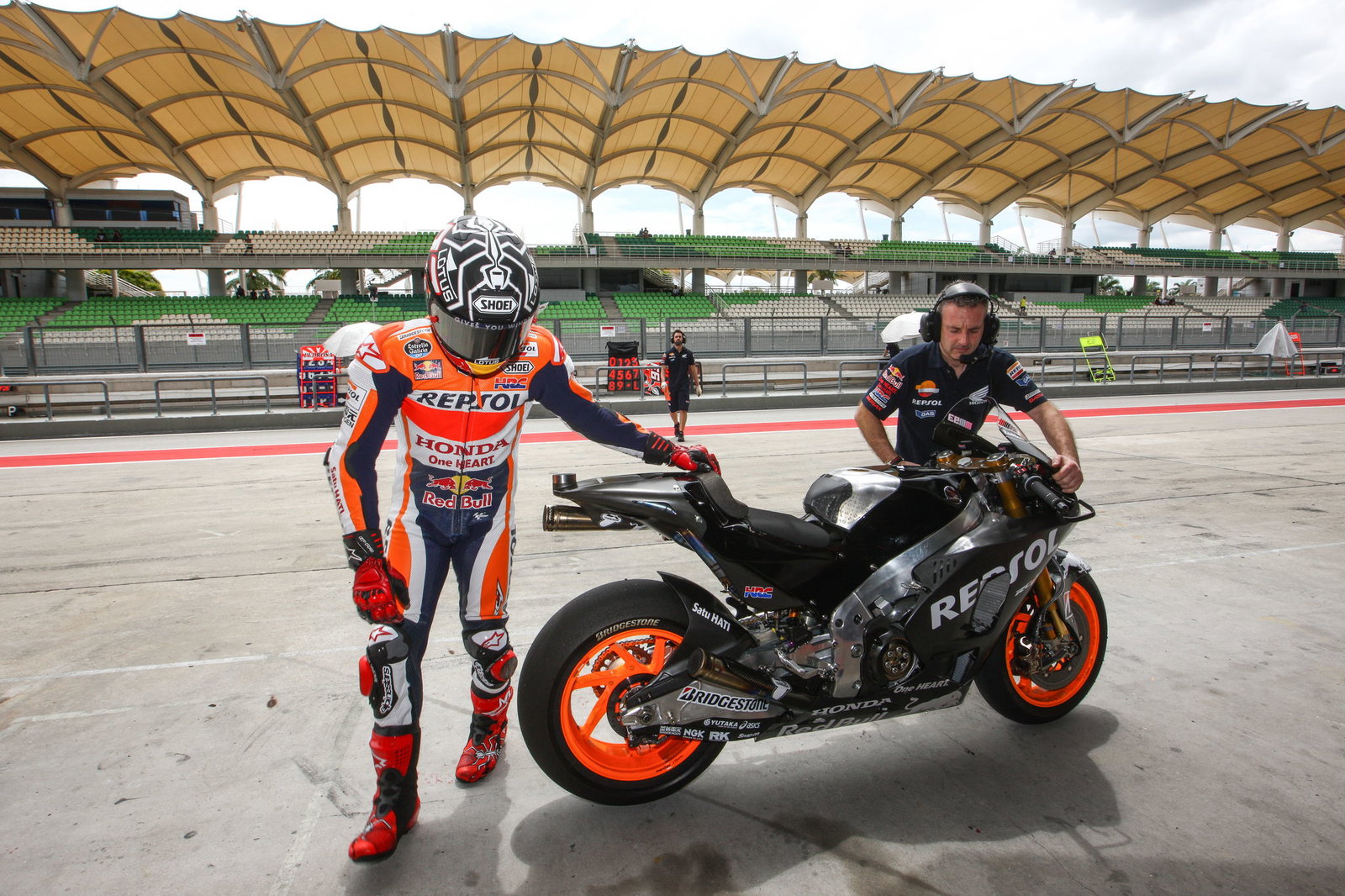 Video: Honda unveils 2015 MotoGP livery