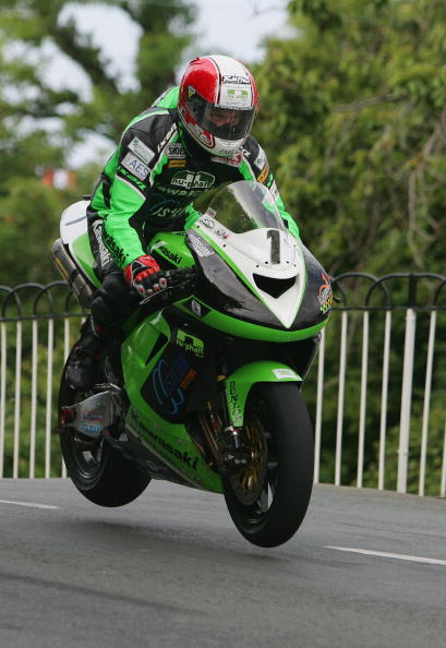 Guy Martin to ride for Smiths Triumph at TT 2015