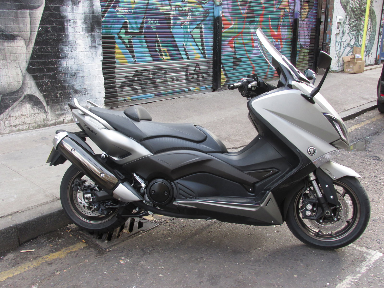 Video review: Aprilia RSV4 RF road test