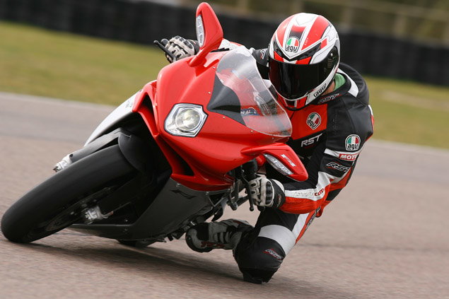 Ducati 1098 Bayliss Mallory Park track test