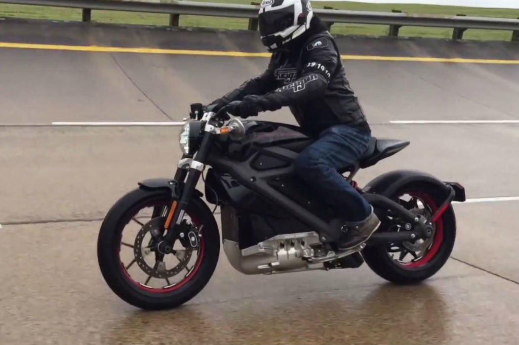 First ride: Yamaha XJR1300 Racer review