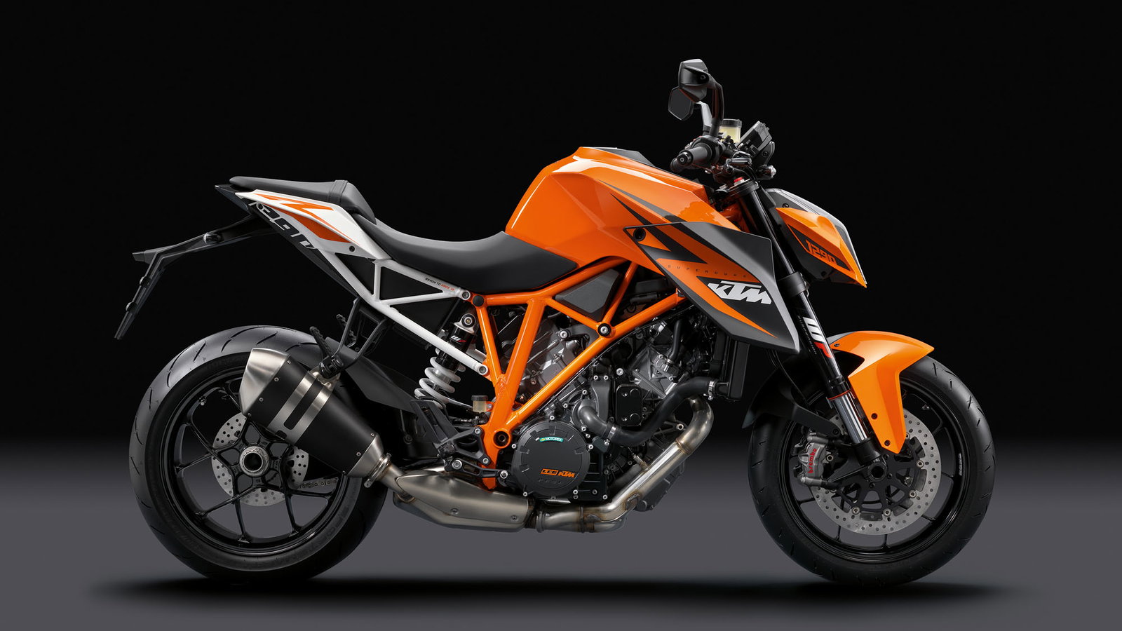 Worldwide recall of KTM 1290 Super Duke Rs over fuel leak threat