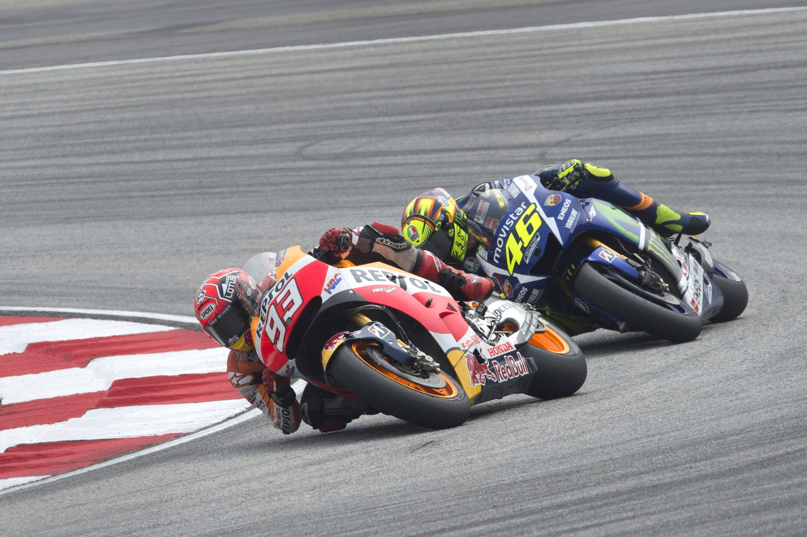 Rossi: ‘Marquez is playing a dirty game’