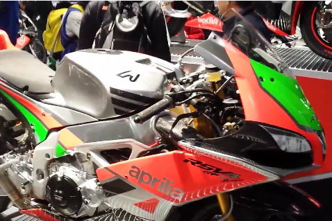 Video: KTM 1290 Super Duke GT in action