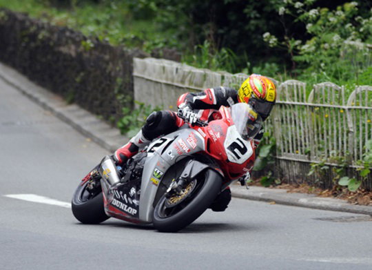 Farquhar replaces Martin at Tyco BMW for TT 2016