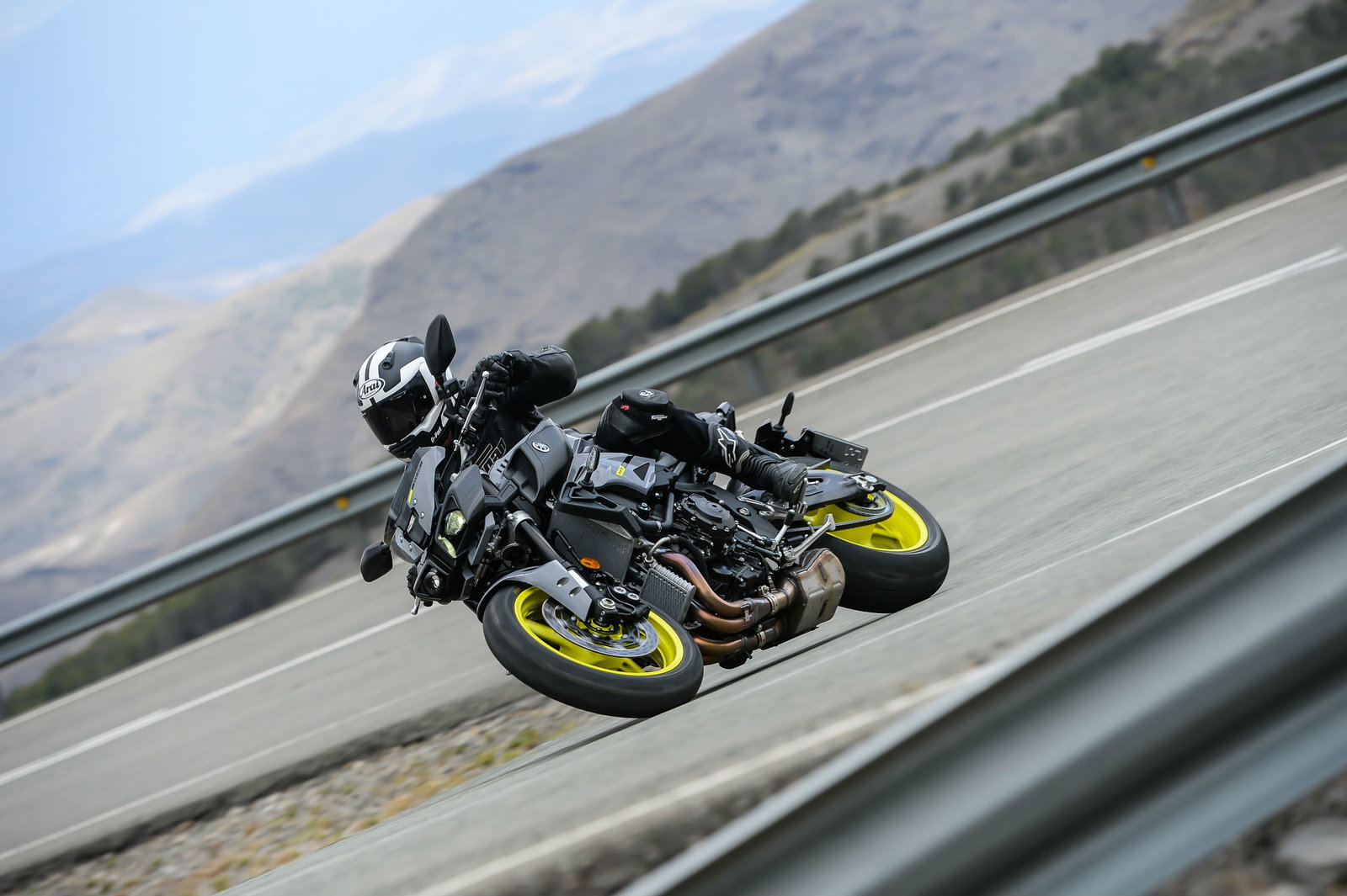 Yamaha MT-10 video review